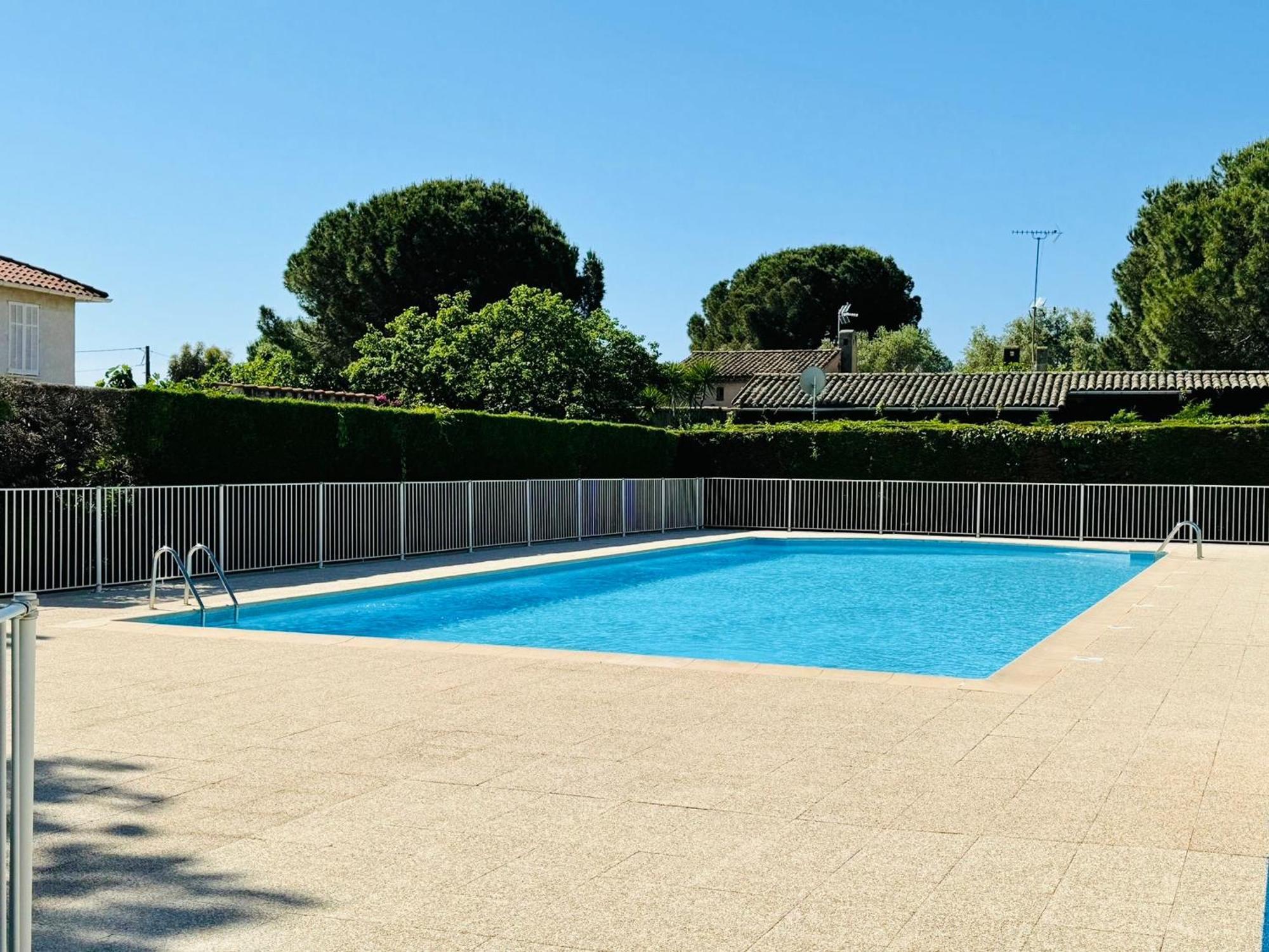 4 Pers Au Rez-de-jardin Avec Piscine, Tennis Et Jardin Prive A - Fr-1-789-6 Апартаменты *